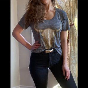 HAUTEHIPPIE gray graphic t shirt scoop neck xs/s